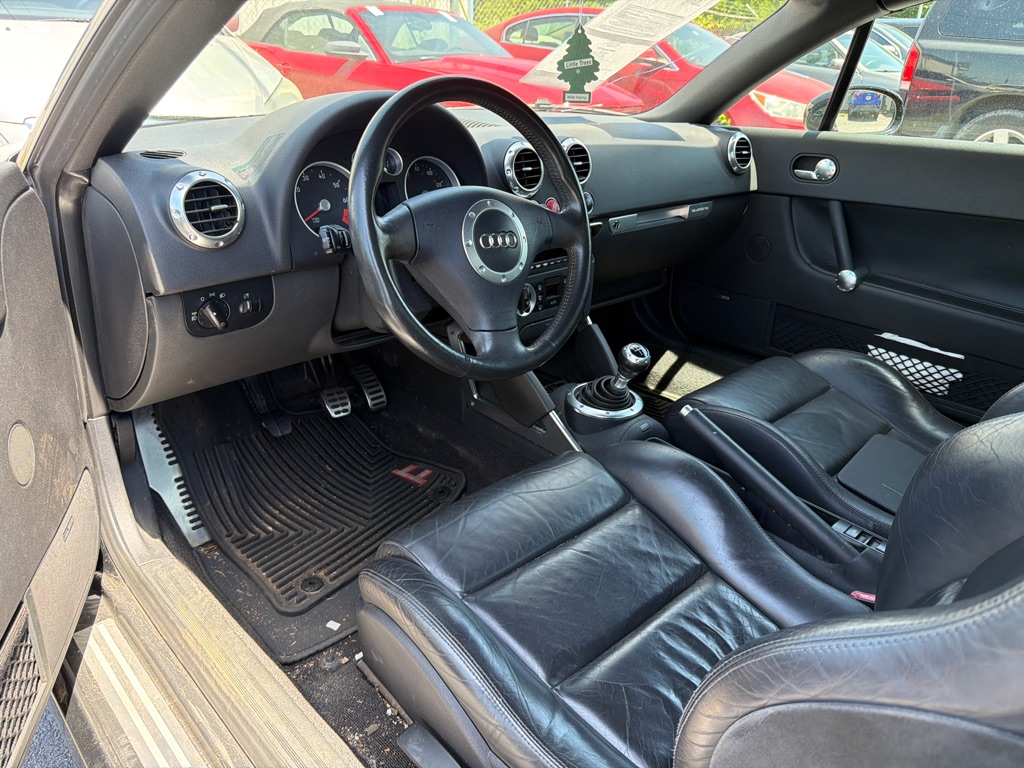 Photo 9 of this AUDI TT