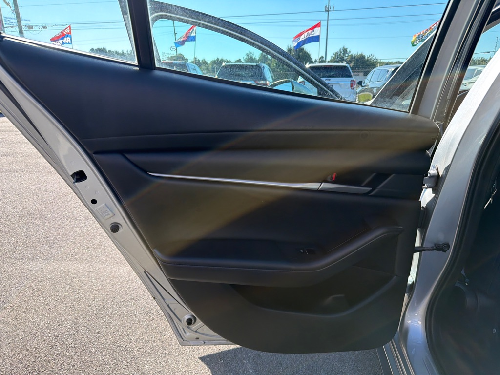 Photo 11 of this MAZDA MAZDA3 SEDAN