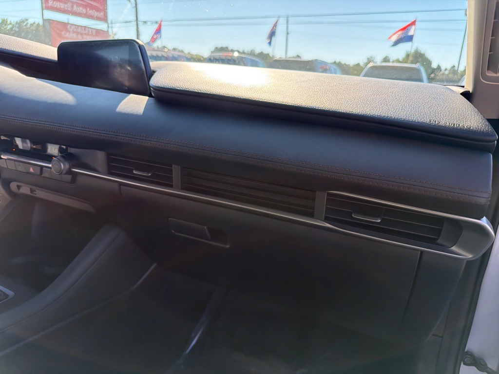 Photo 19 of this MAZDA MAZDA3 SEDAN