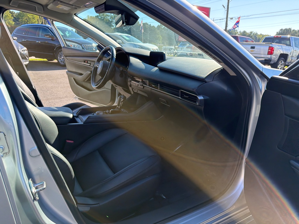 Photo 15 of this MAZDA MAZDA3 SEDAN