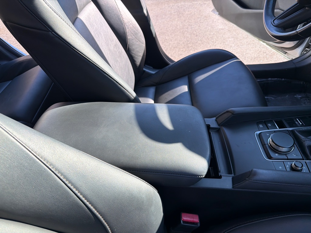 Photo 17 of this MAZDA MAZDA3 SEDAN