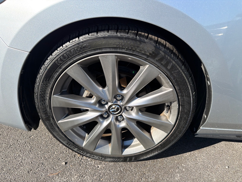Photo 26 of this MAZDA MAZDA3 SEDAN
