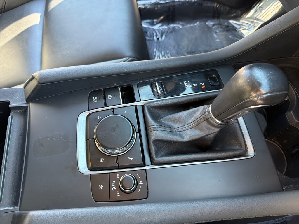 Photo 18 of this MAZDA MAZDA3 SEDAN