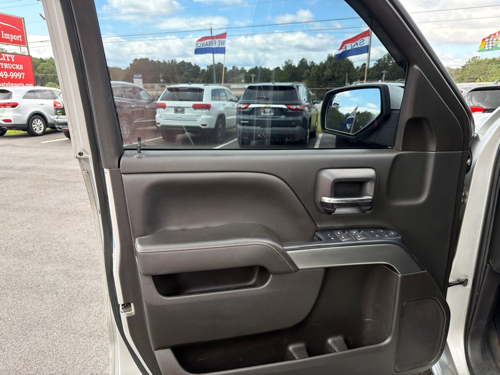 Photo 17 of this CHEVROLET SILVERADO LD 15