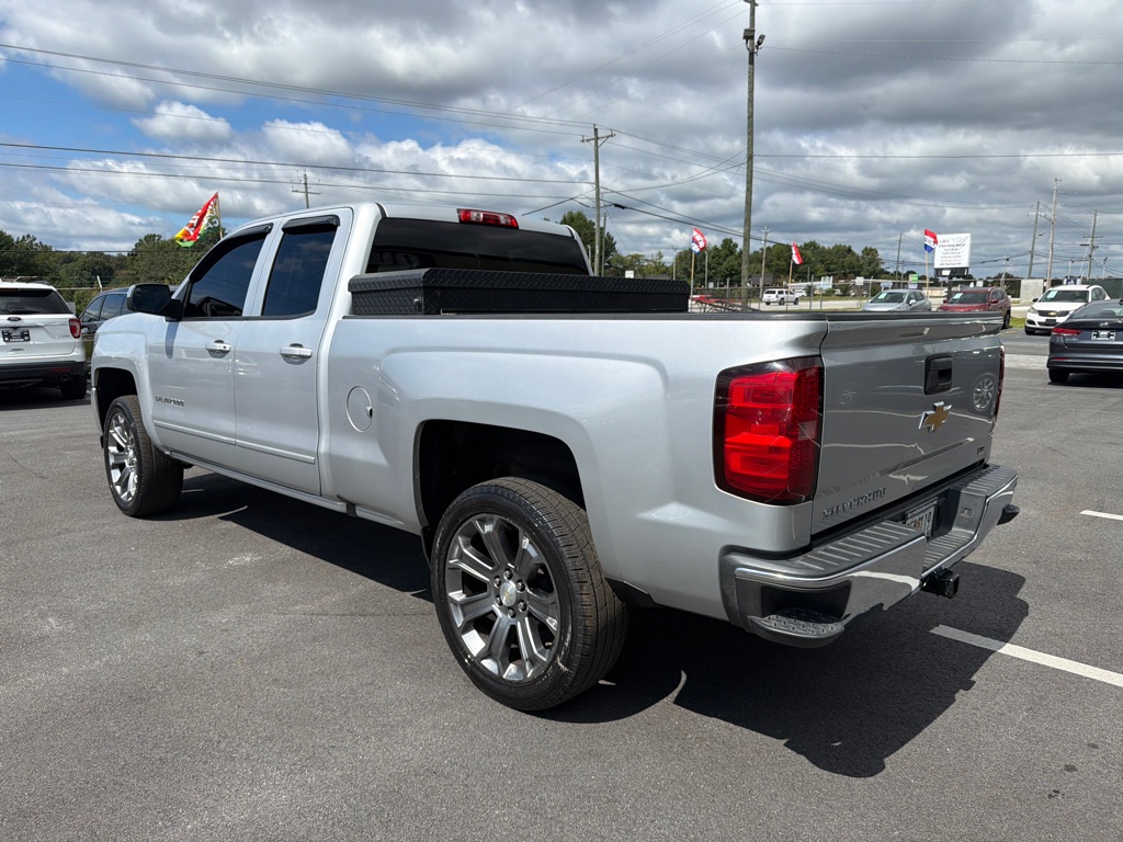 Photo 4 of this CHEVROLET SILVERADO LD 15
