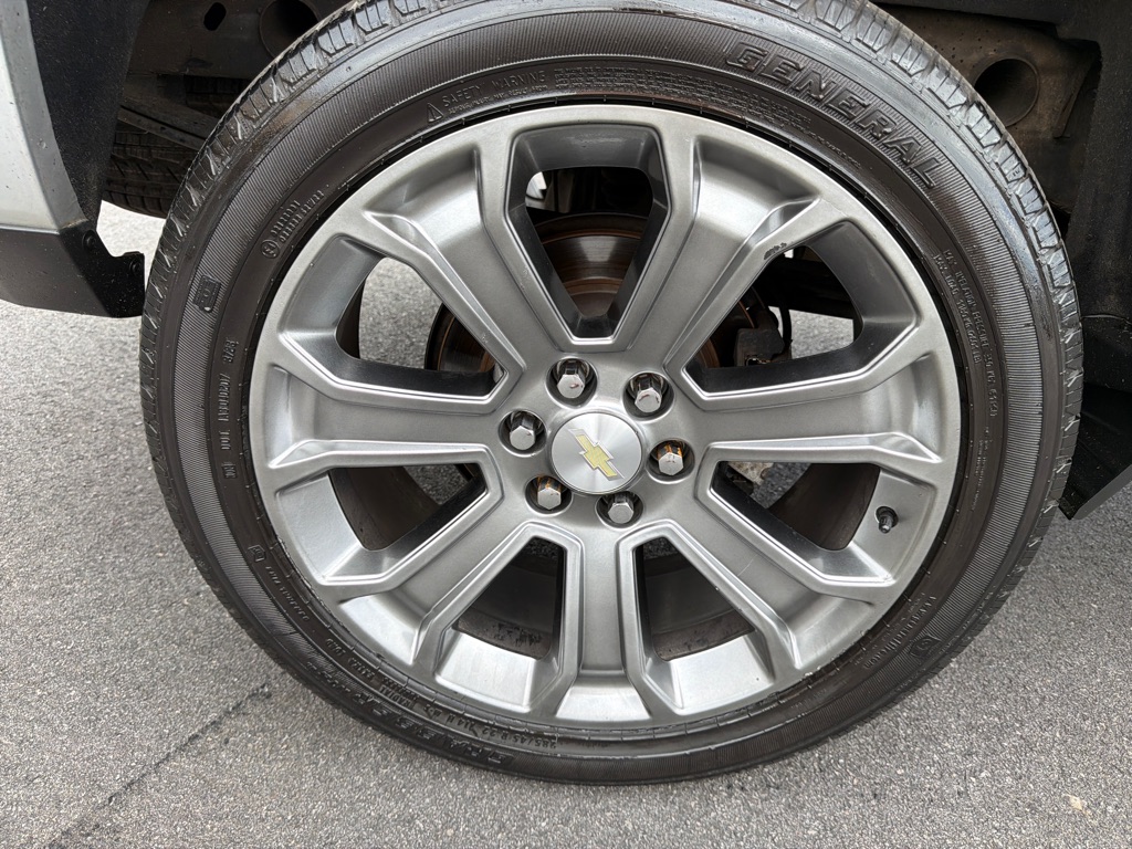 Photo 23 of this CHEVROLET SILVERADO LD 15