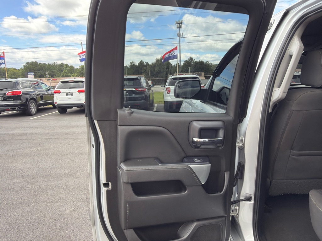 Photo 18 of this CHEVROLET SILVERADO LD 15