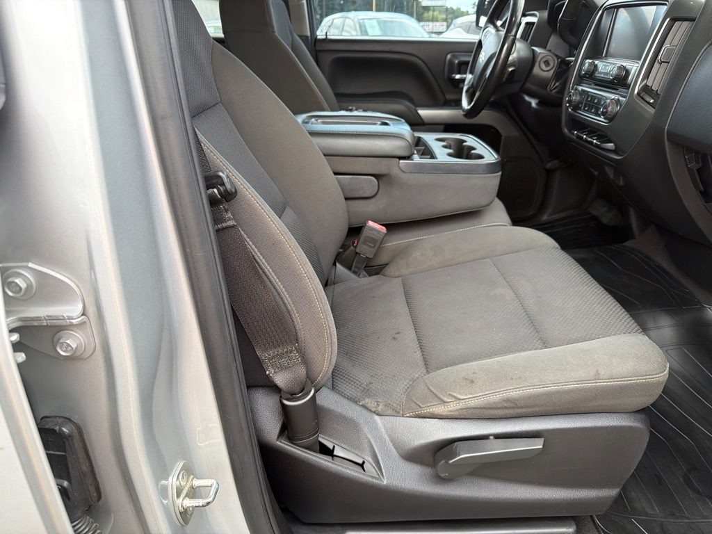 Photo 14 of this CHEVROLET SILVERADO LD 15