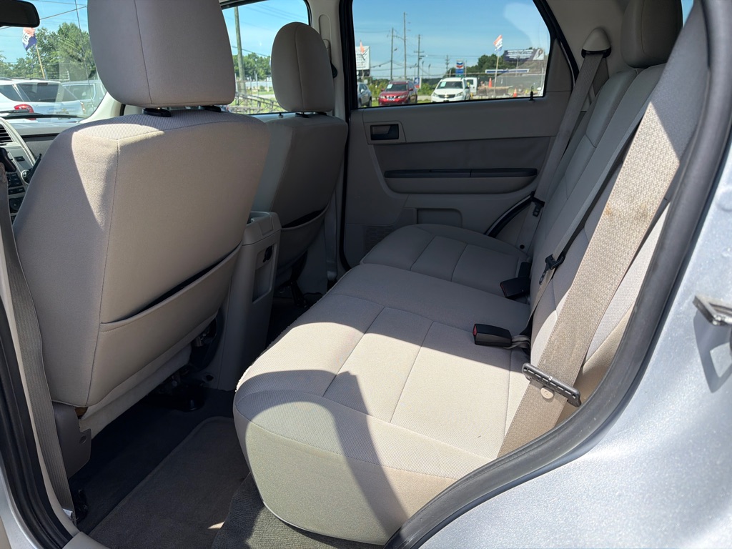 Photo 9 of this FORD ESCAPE