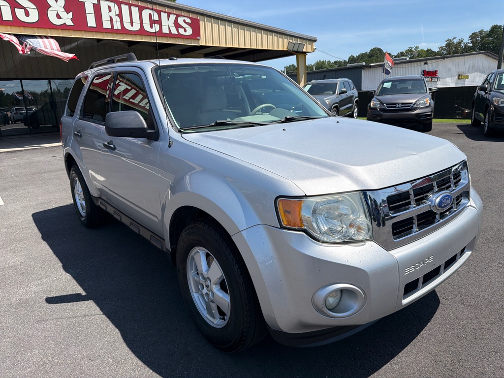Photo 2 of this FORD ESCAPE