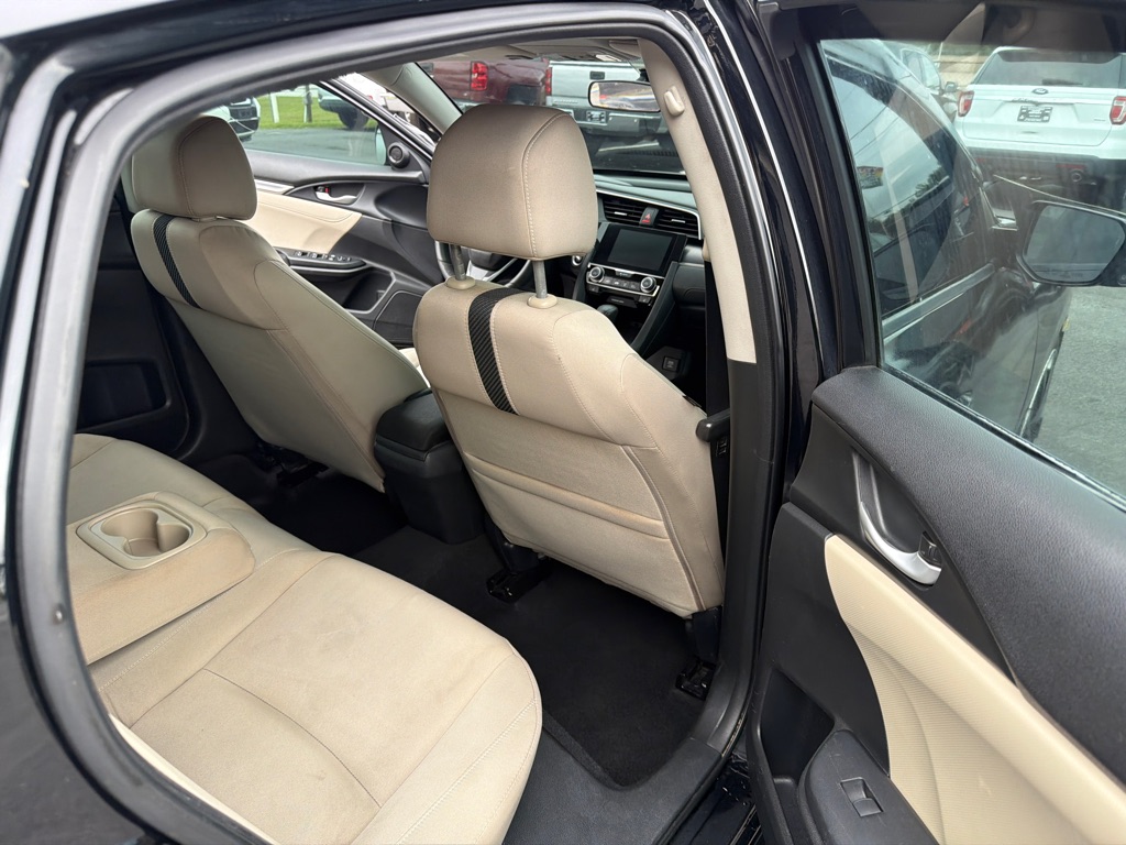 Photo 12 of this HONDA CIVIC
