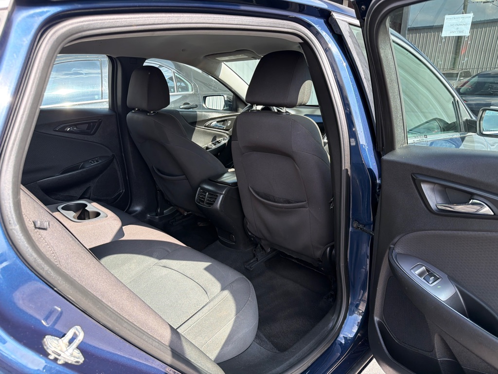 Photo 12 of this CHEVROLET MALIBU
