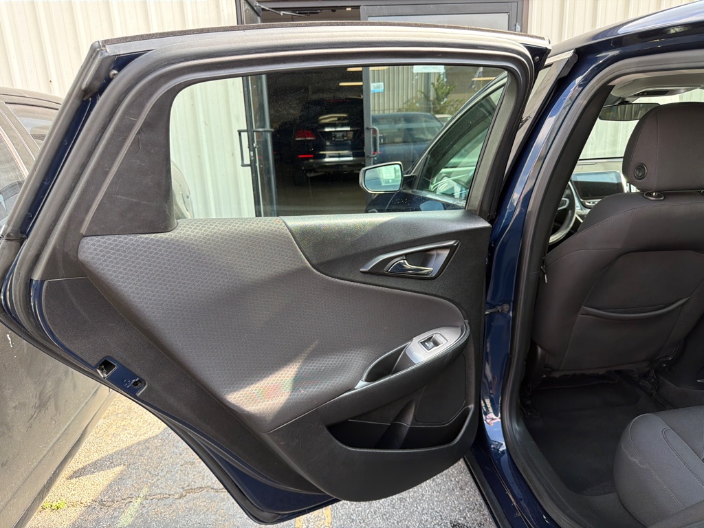Photo 11 of this CHEVROLET MALIBU