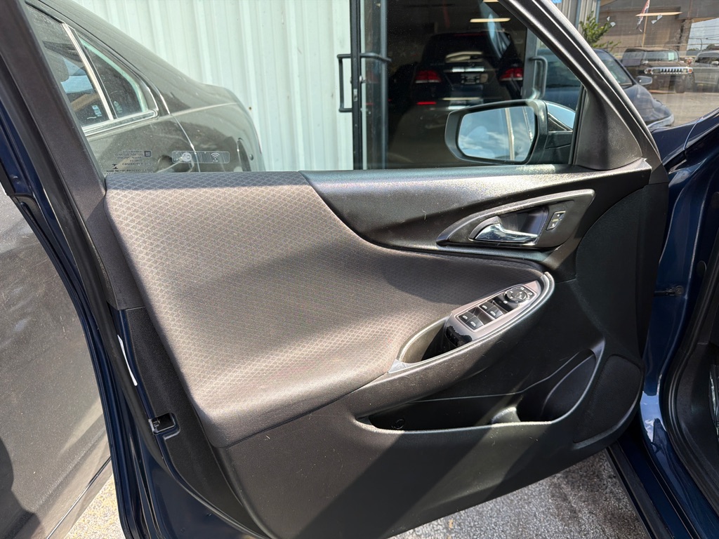Photo 9 of this CHEVROLET MALIBU