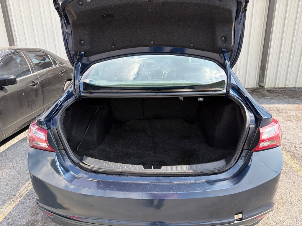 Photo 18 of this CHEVROLET MALIBU