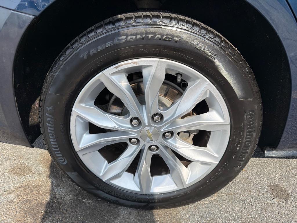 Photo 16 of this CHEVROLET MALIBU