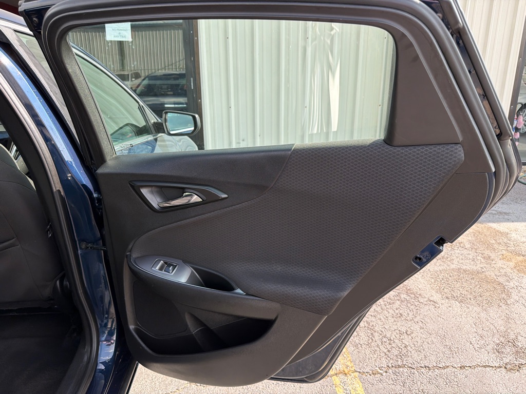 Photo 13 of this CHEVROLET MALIBU