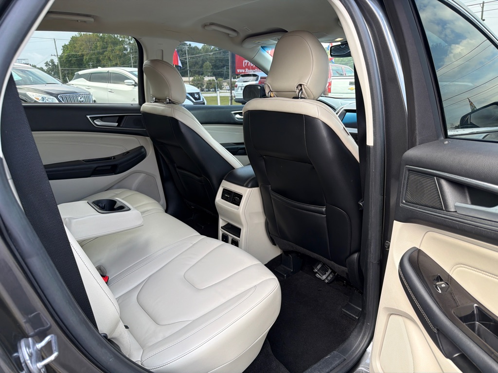 Photo 11 of this FORD EDGE