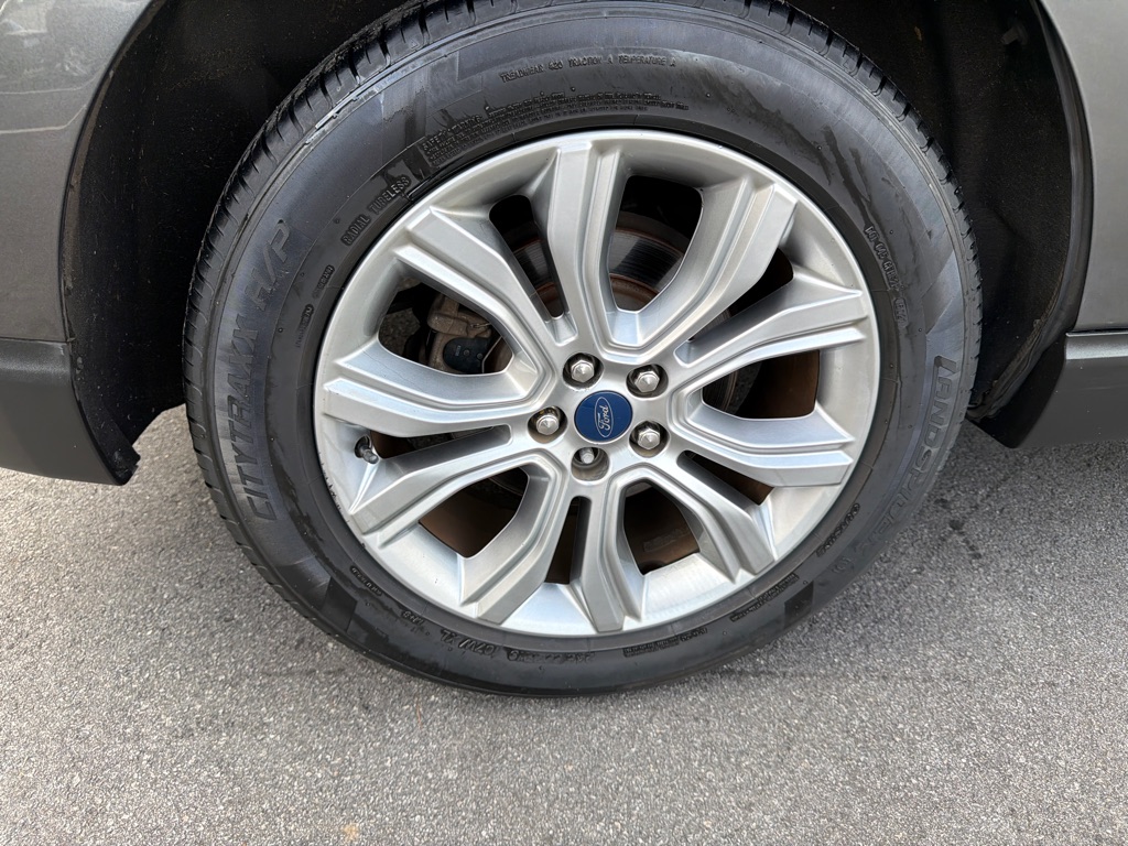 Photo 25 of this FORD EDGE