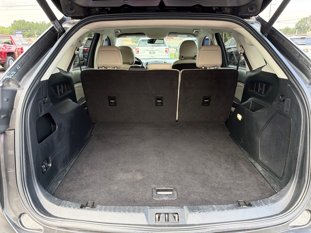 Photo 23 of this FORD EDGE