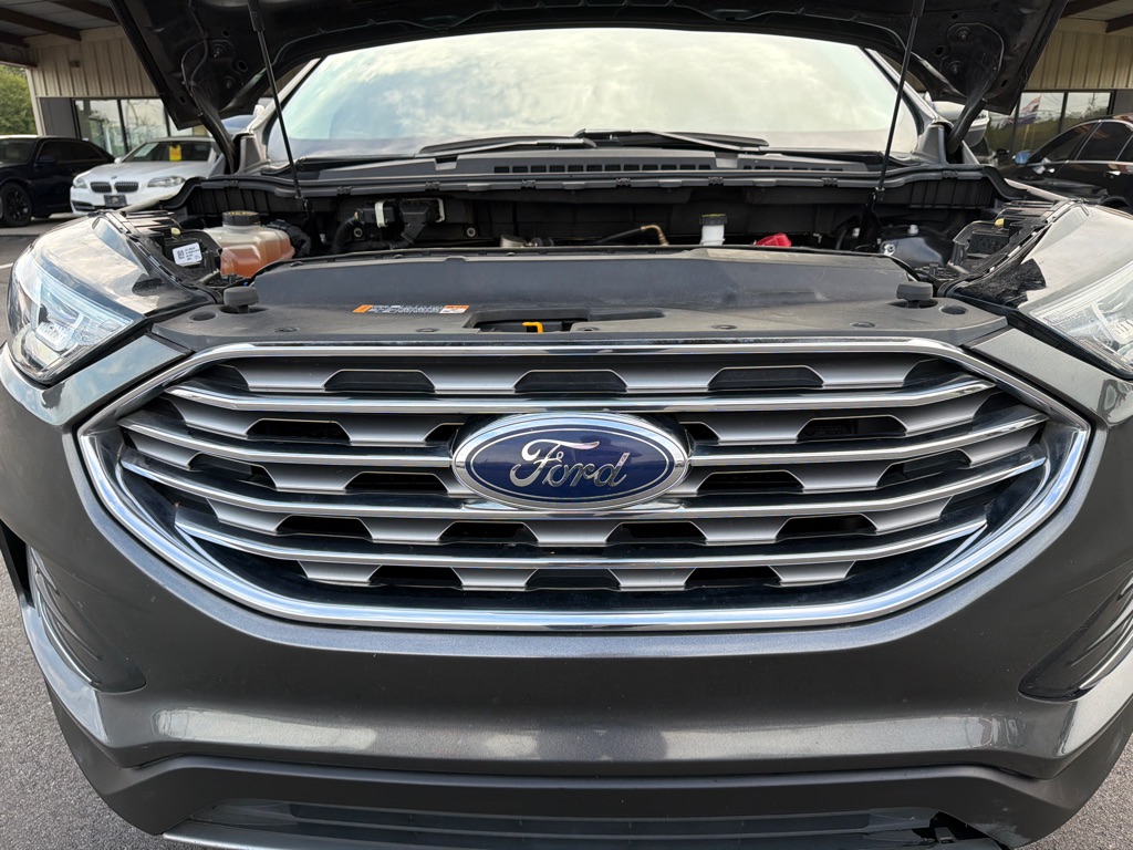 Photo 33 of this FORD EDGE