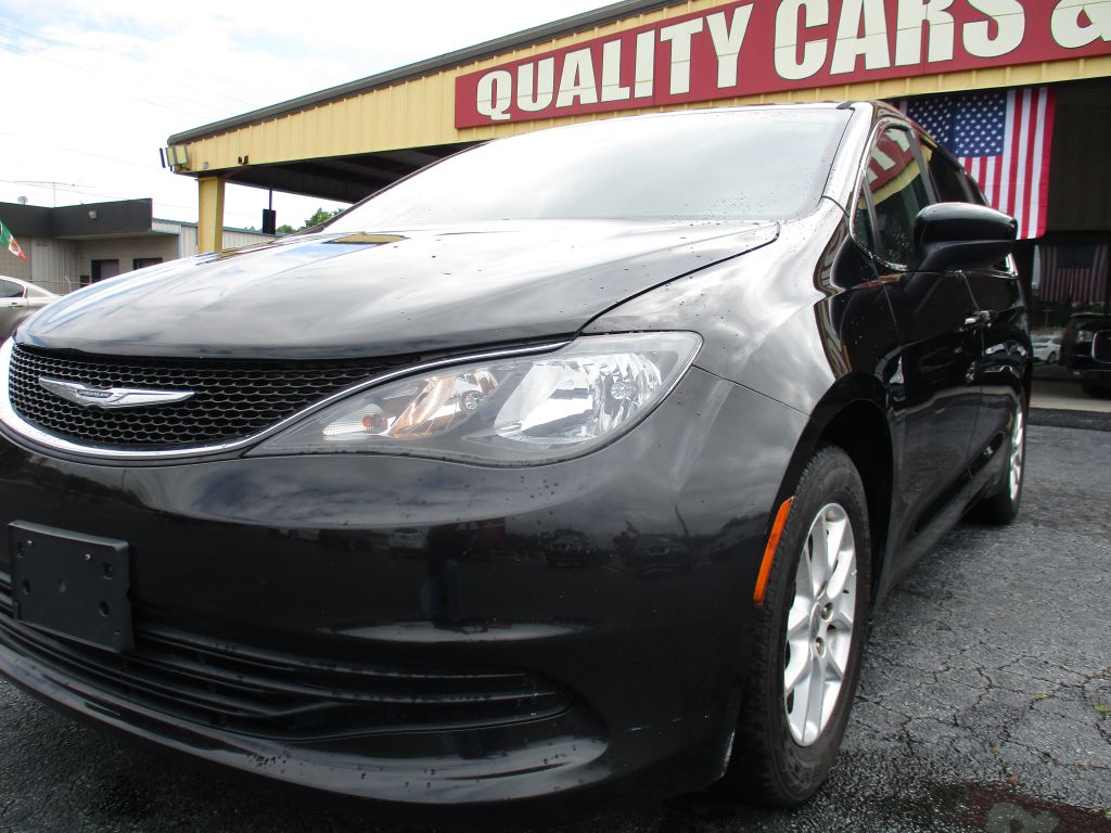 Photo 9 of this CHRYSLER PACIFICA