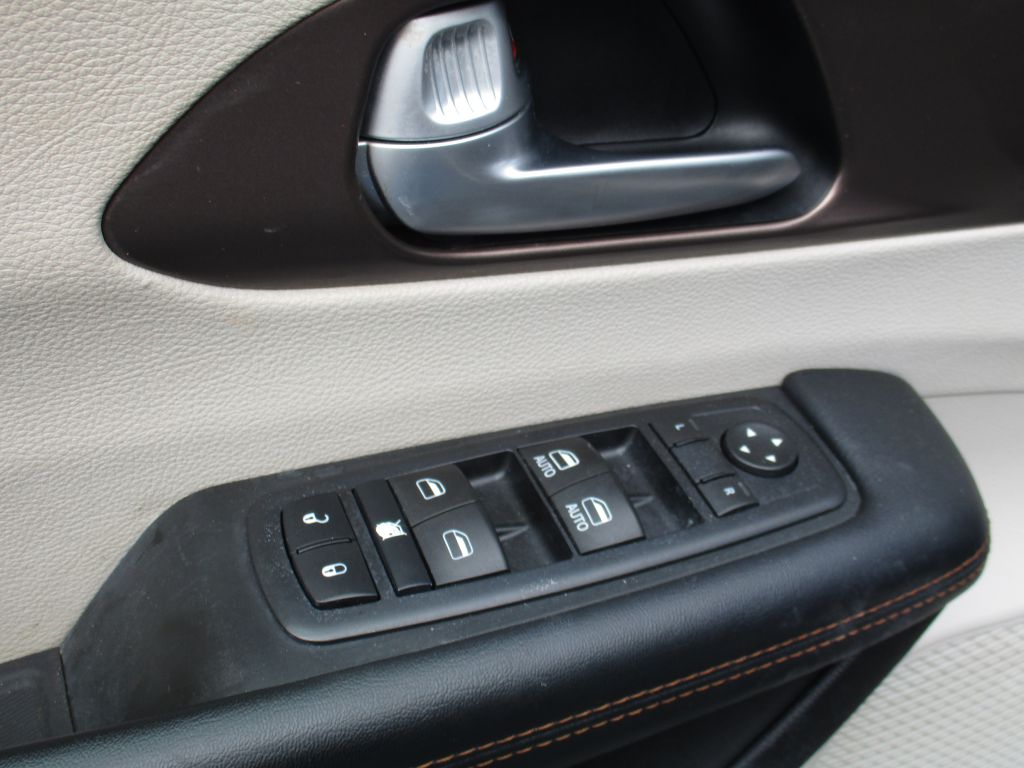 Photo 20 of this CHRYSLER PACIFICA