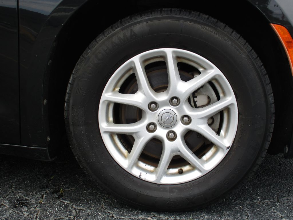 Photo 22 of this CHRYSLER PACIFICA