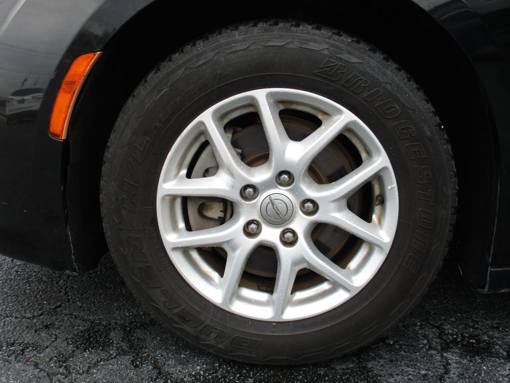 Photo 25 of this CHRYSLER PACIFICA
