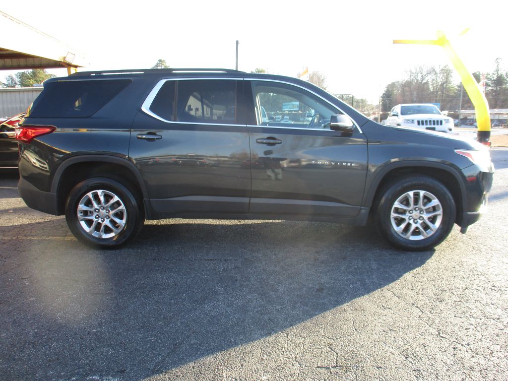 Photo 4 of this CHEVROLET TRAVERSE