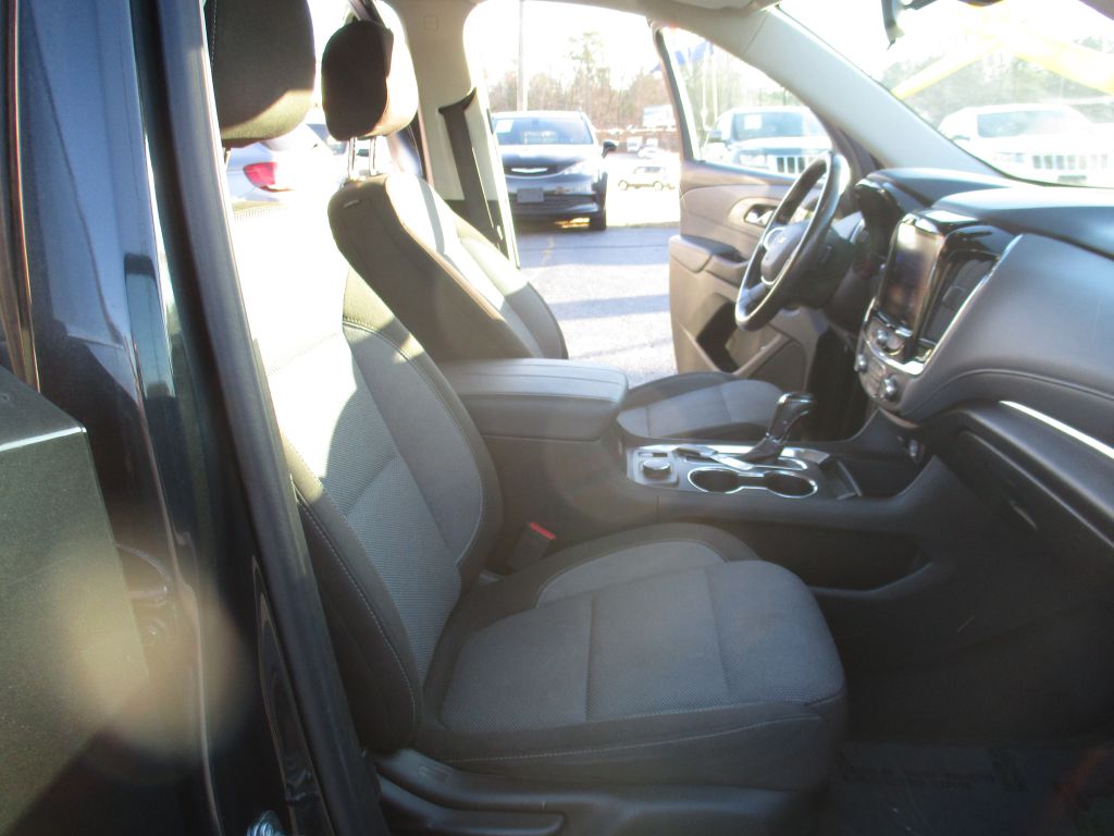 Photo 22 of this CHEVROLET TRAVERSE