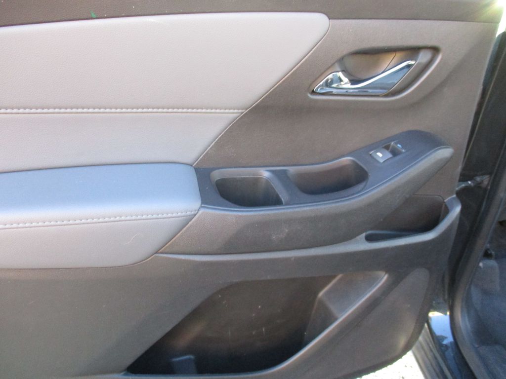 Photo 24 of this CHEVROLET TRAVERSE