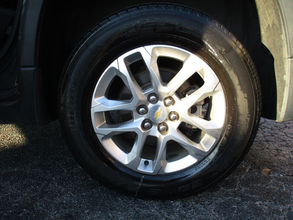 Photo 29 of this CHEVROLET TRAVERSE