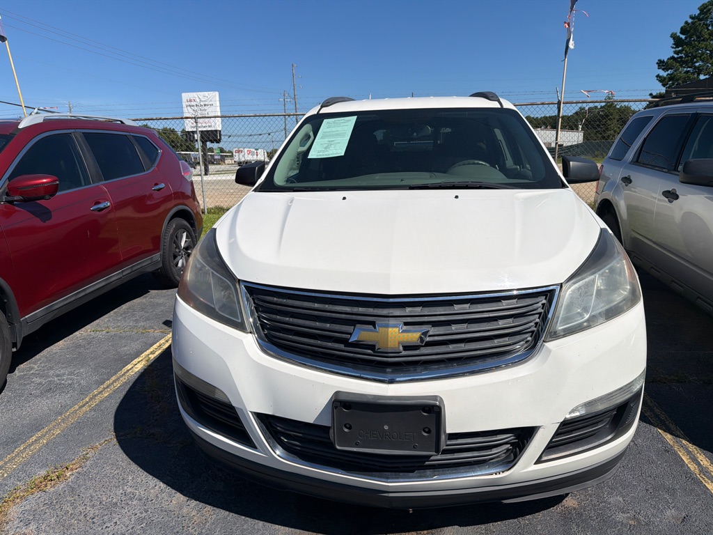 Photo 2 of this CHEVROLET TRAVERSE