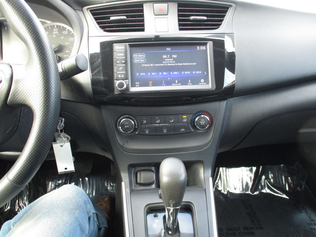 Photo 13 of this NISSAN SENTRA