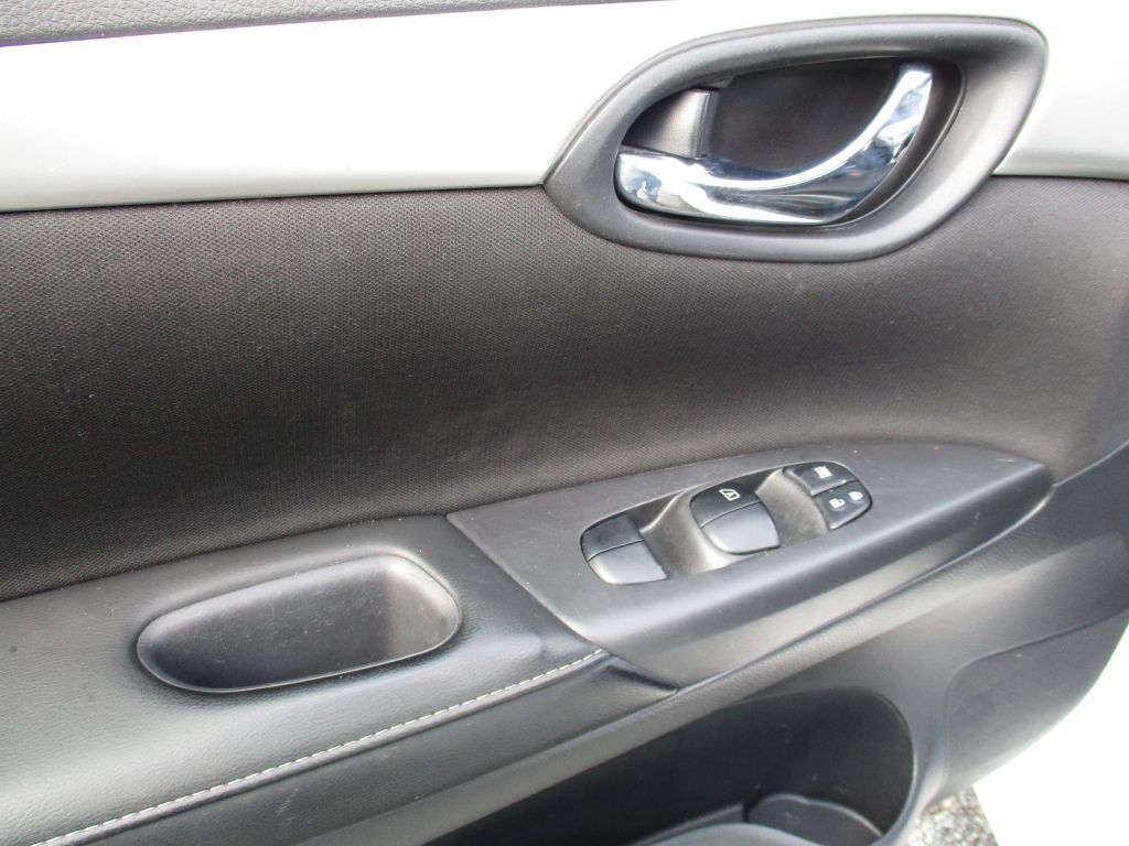 Photo 21 of this NISSAN SENTRA
