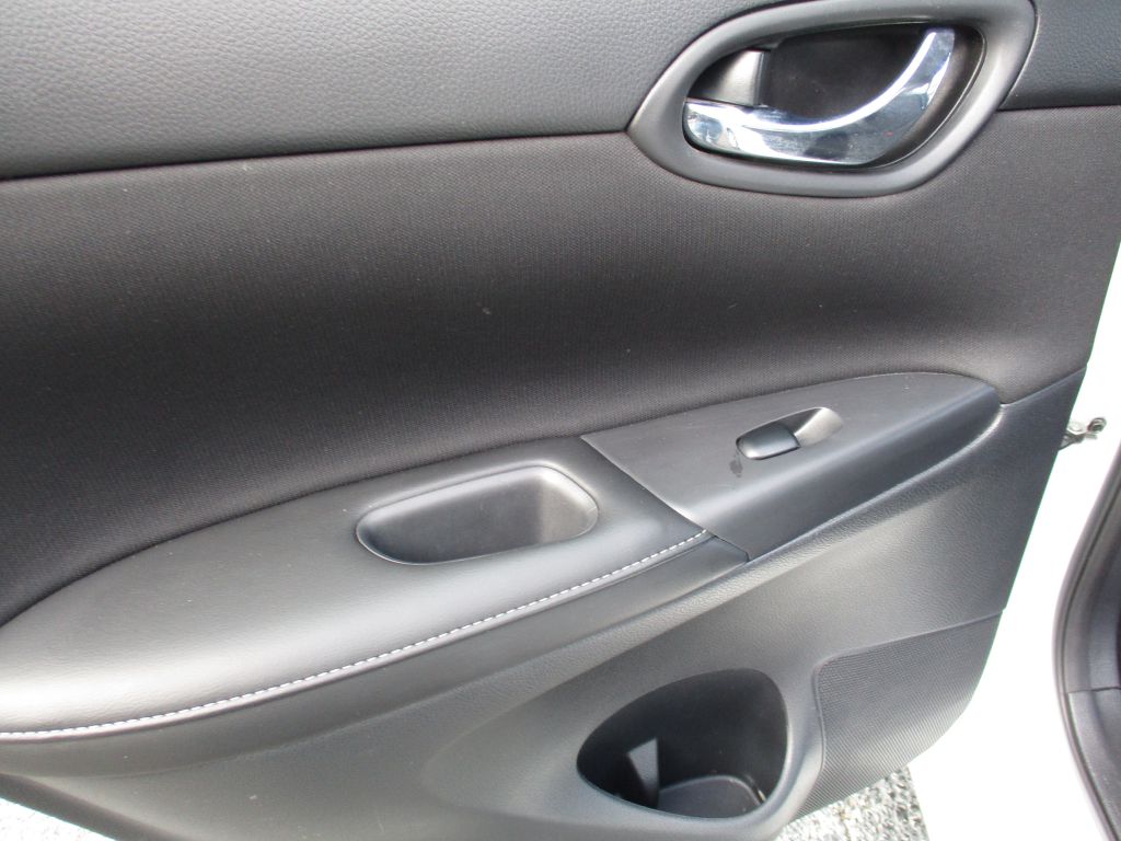 Photo 22 of this NISSAN SENTRA
