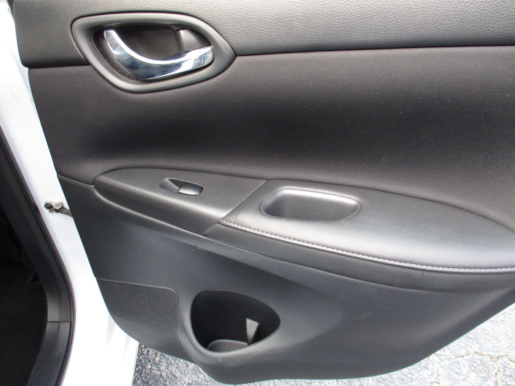 Photo 23 of this NISSAN SENTRA