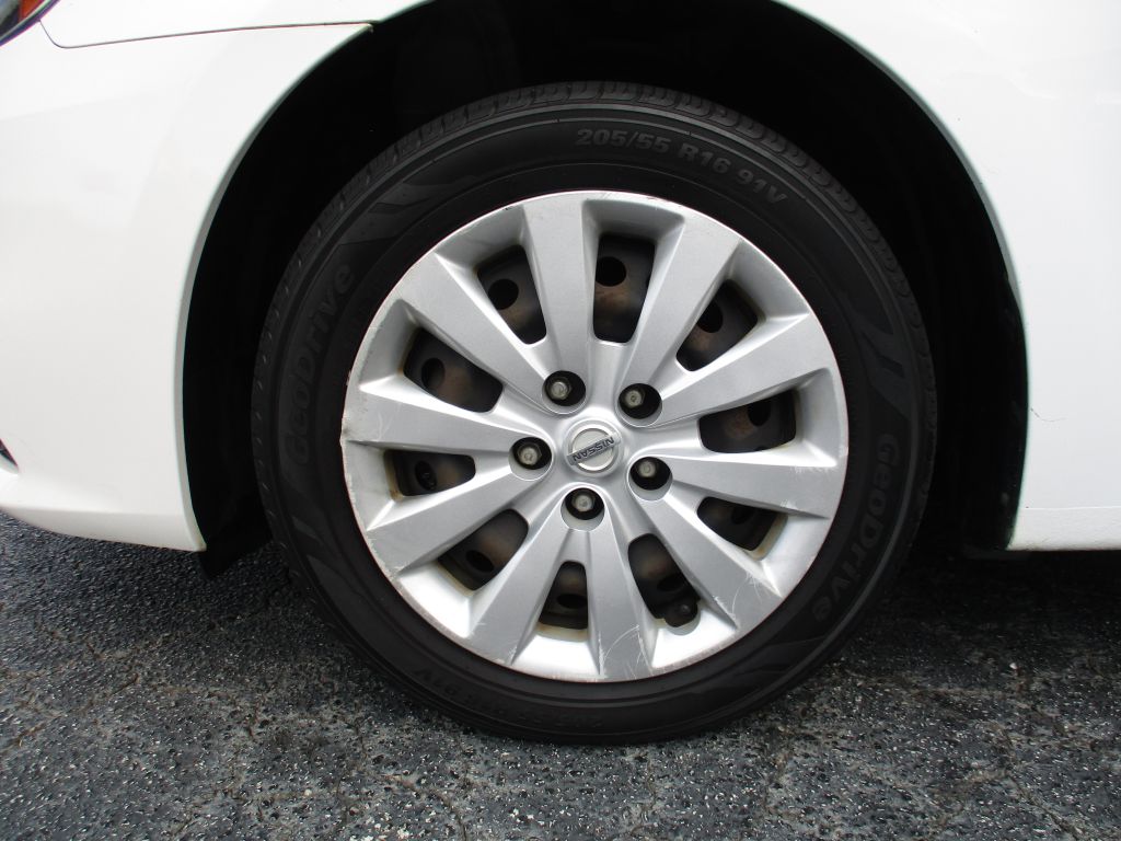 Photo 28 of this NISSAN SENTRA