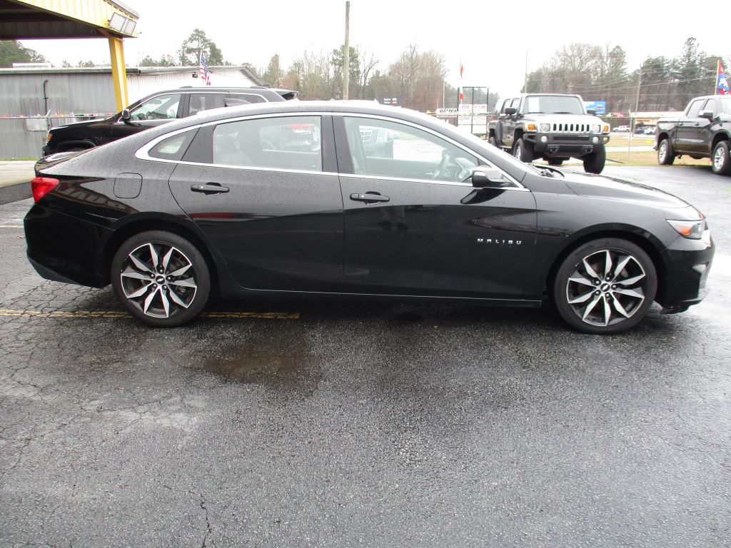 Photo 3 of this CHEVROLET MALIBU