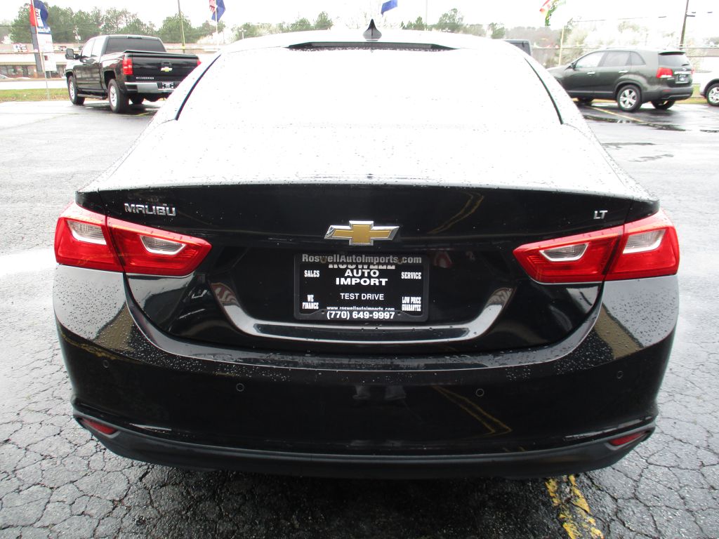 Photo 4 of this CHEVROLET MALIBU