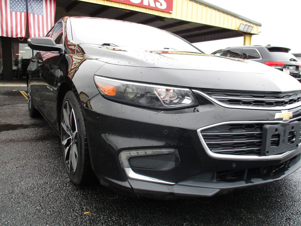 Photo 10 of this CHEVROLET MALIBU