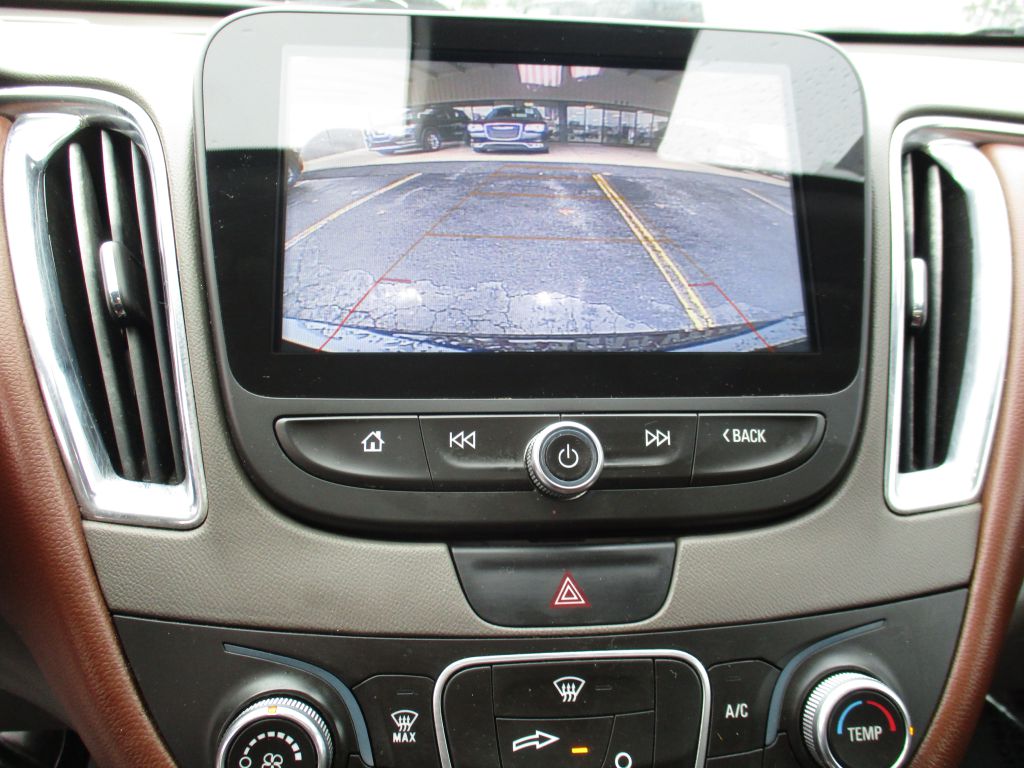Photo 13 of this CHEVROLET MALIBU