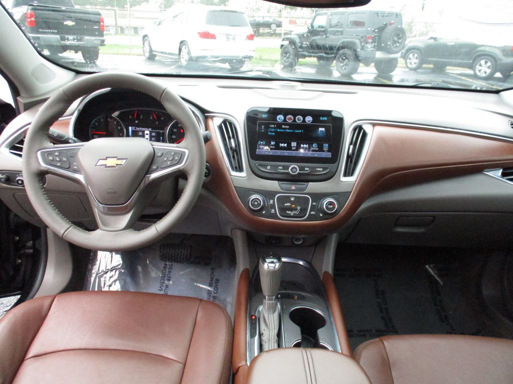 Photo 14 of this CHEVROLET MALIBU