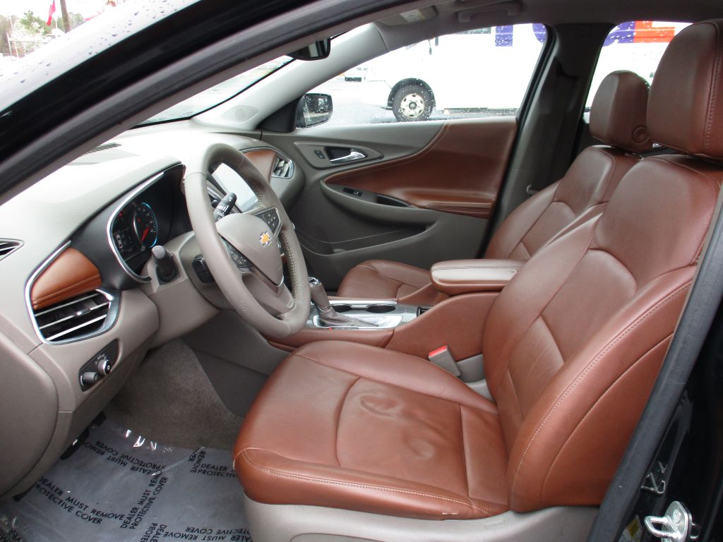 Photo 17 of this CHEVROLET MALIBU