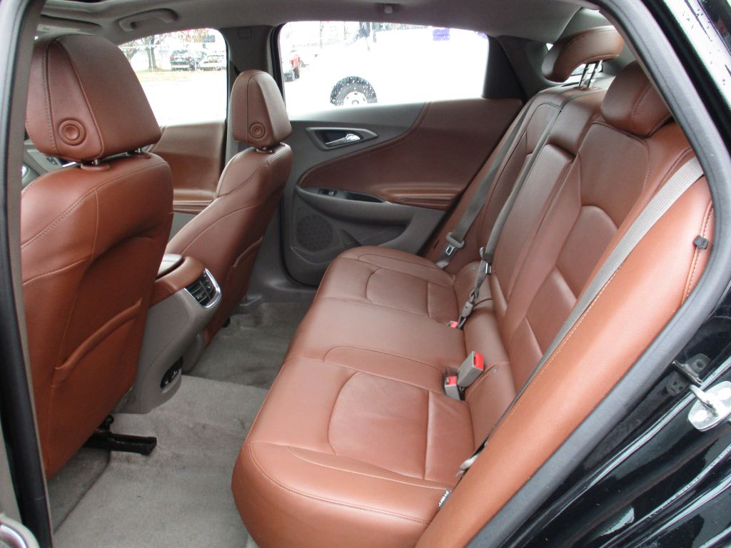 Photo 18 of this CHEVROLET MALIBU