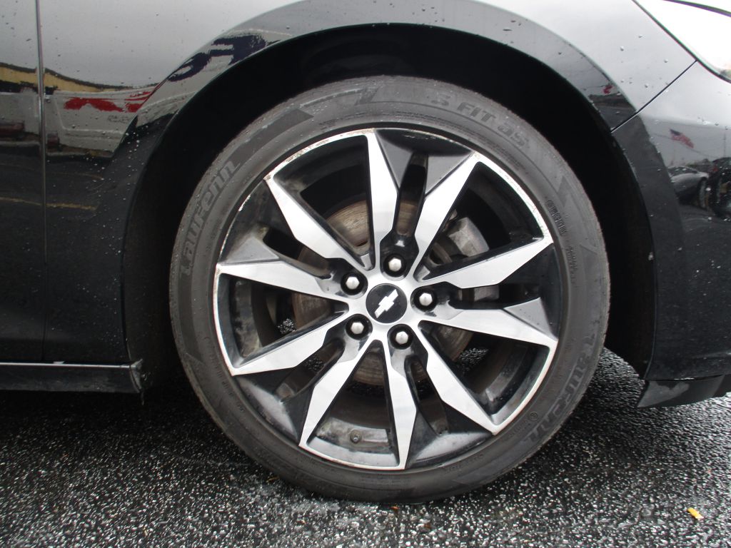 Photo 28 of this CHEVROLET MALIBU