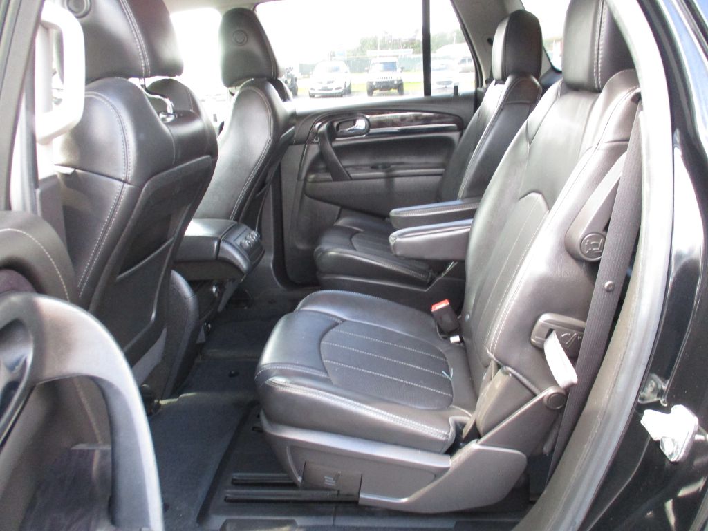 Photo 16 of this BUICK ENCLAVE