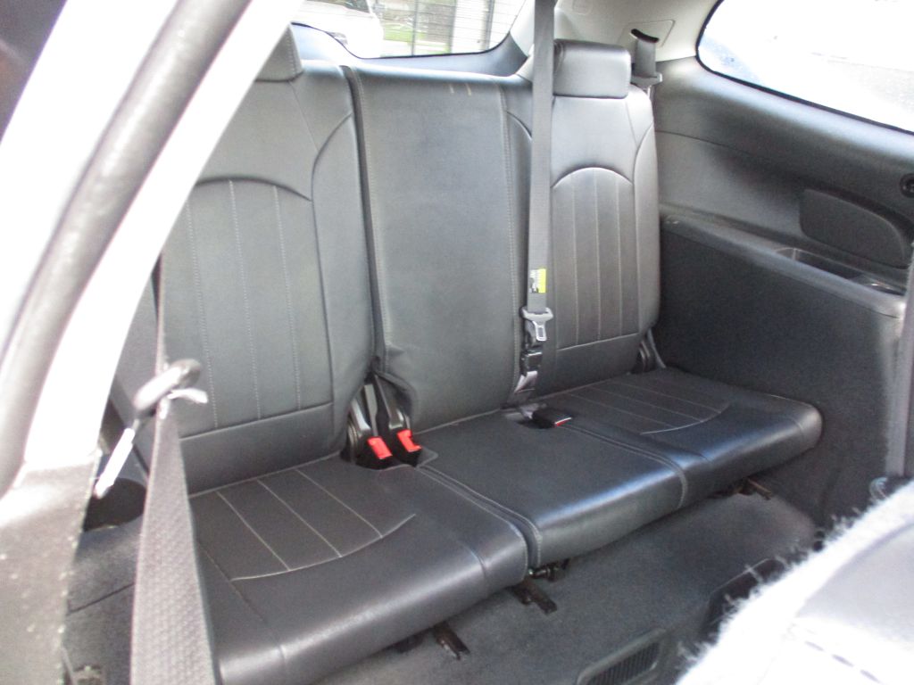 Photo 18 of this BUICK ENCLAVE