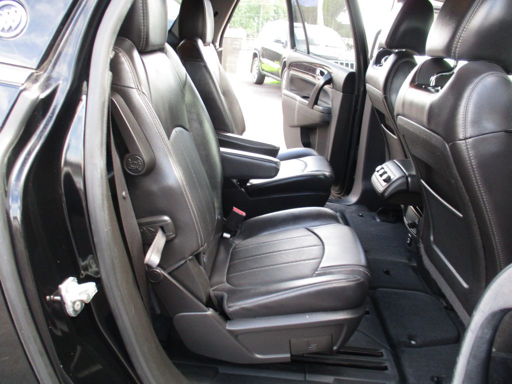 Photo 19 of this BUICK ENCLAVE